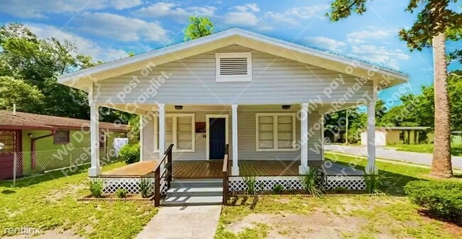 Building Photo - 2 br, 1 bath House - 3301 E 25th Ave