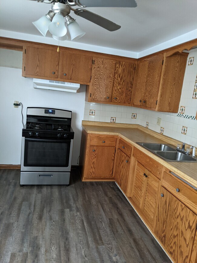 Building Photo - 5711 N 97th St