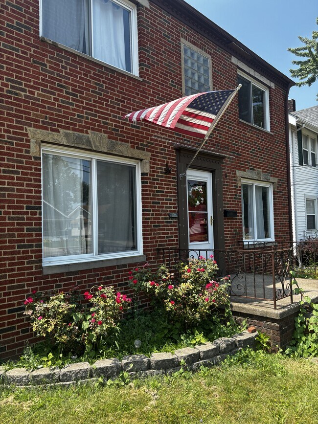 Foto del edificio - 3614 Warren Rd