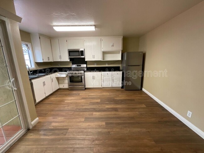 Foto del edificio - 3872 Tiverton Dr