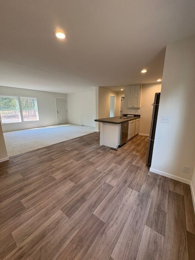 Foto del edificio - New 3 Bed 2 Bath Home - Pictures Coming Soon!