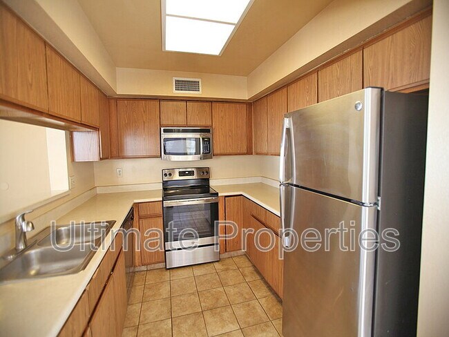 Foto del edificio - 8832 W St John Rd