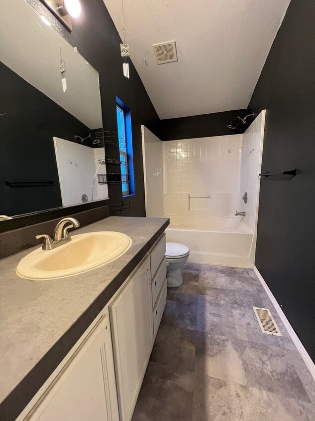 11597 Upper Pine Hill Dr, Grass Valley, CA 95945 House Rental in