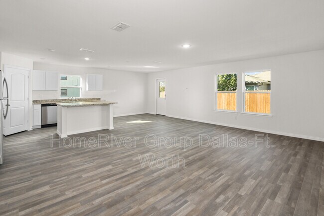 Foto del edificio - 112 N Creek Dr