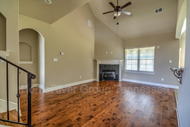 Foto del edificio - 6135 Abigail Bluffs Dr
