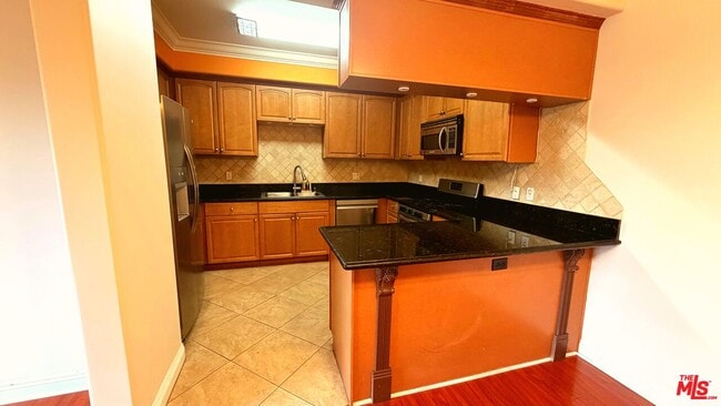 Building Photo - 421 E Santa Anita Ave