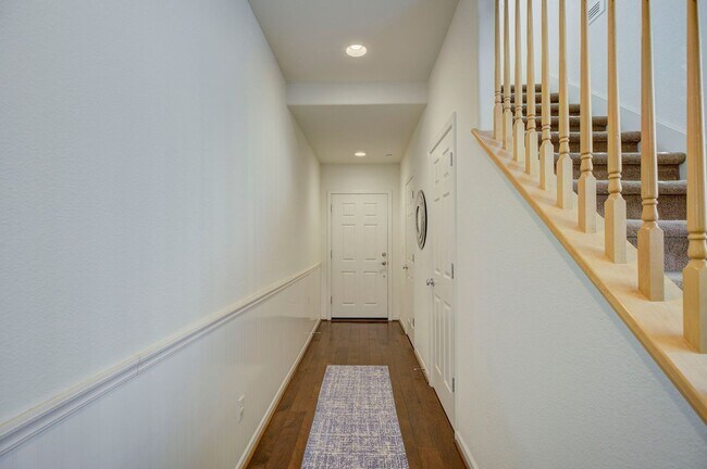 Building Photo - Experience the Best of Lincoln Crossing Li...