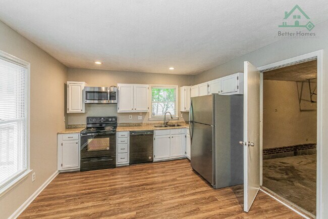 Foto del edificio - Recently updated 3 bedroom home with a fenced backyard!