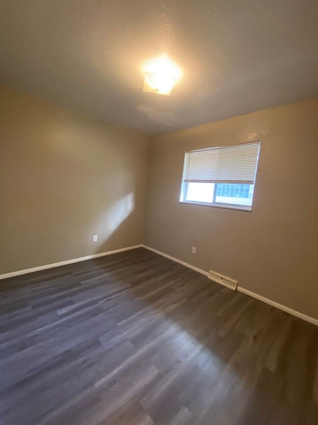 Foto del edificio - Yambor150