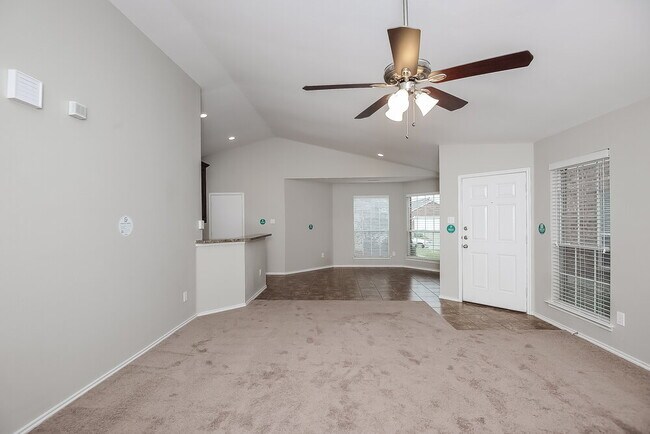 Foto del edificio - 5832 Melanie Dr