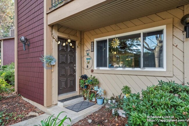 Foto del edificio - 6090 Calle De Amor