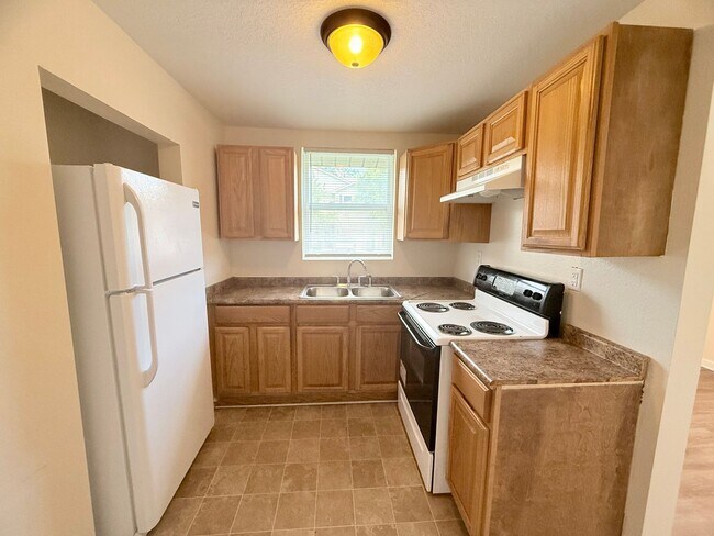 Building Photo - Beautifully Remodeled 3-Bedroom Home