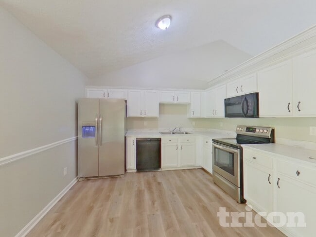 Building Photo - 170 Oak Hill Dr