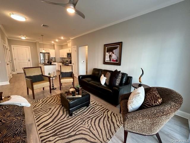 Building Photo - 75 E Hoffman Ave