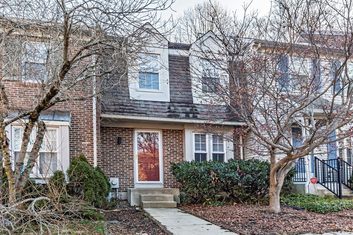 3 bedroom, 2.5 bath in Mendenhall Village - 3 bedroom, 2.5 bath in Mendenhall Village