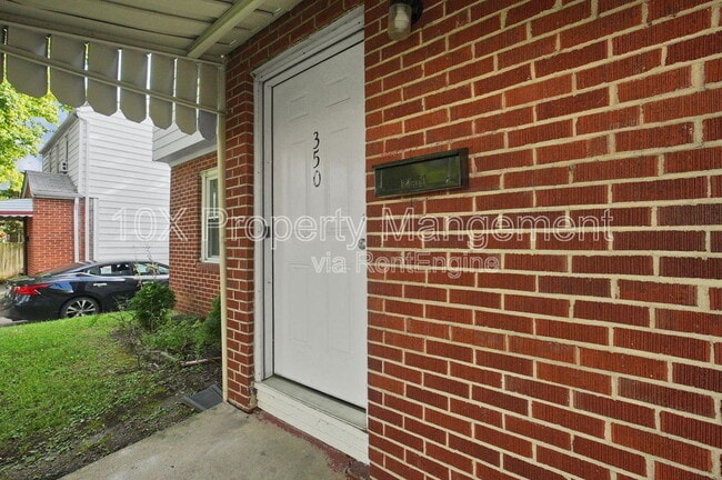 Foto del edificio - 350 S Chase Ave