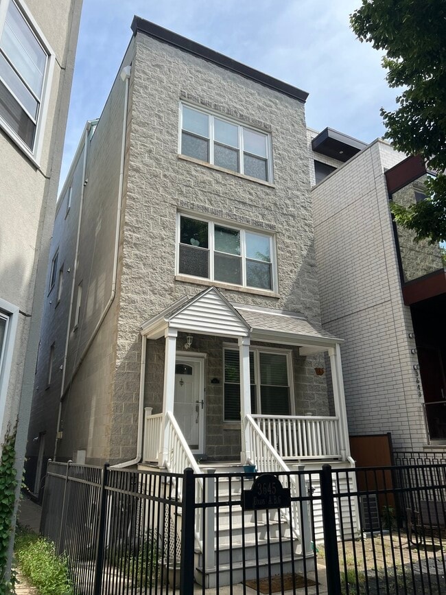 Building Photo - 3645 N Wayne Ave