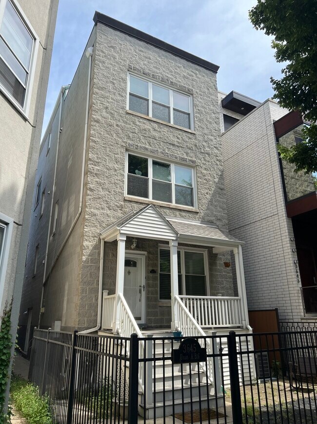 Foto del edificio - 3645 N Wayne Ave
