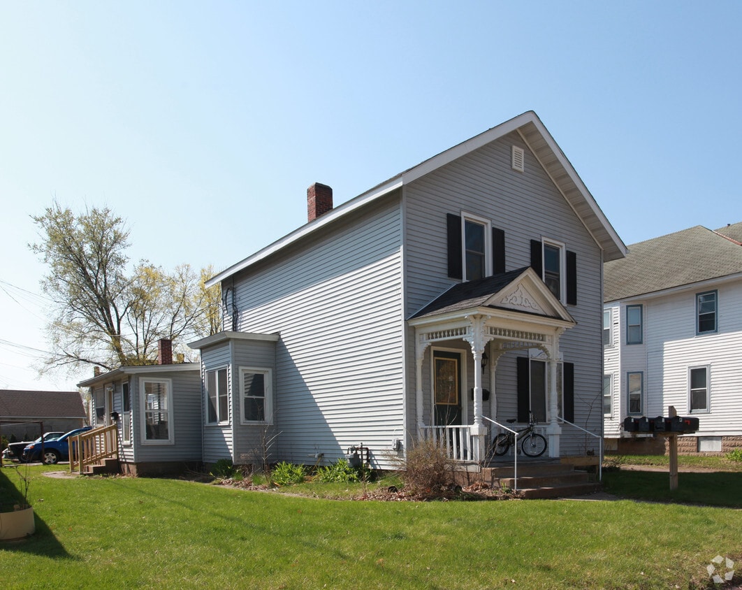 Primary Photo - 315 W Grand Ave