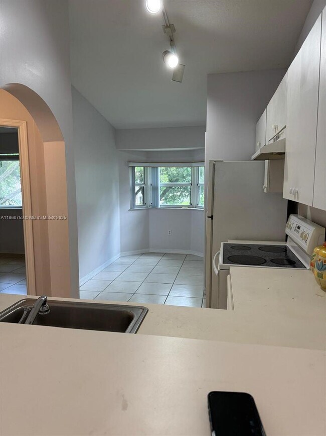Foto del edificio - 1271 SE 29th St