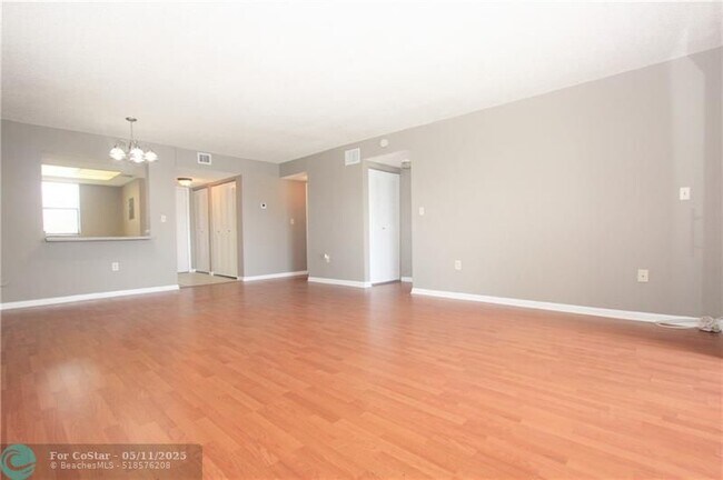 Foto del edificio - 5200 NW 31st Ave