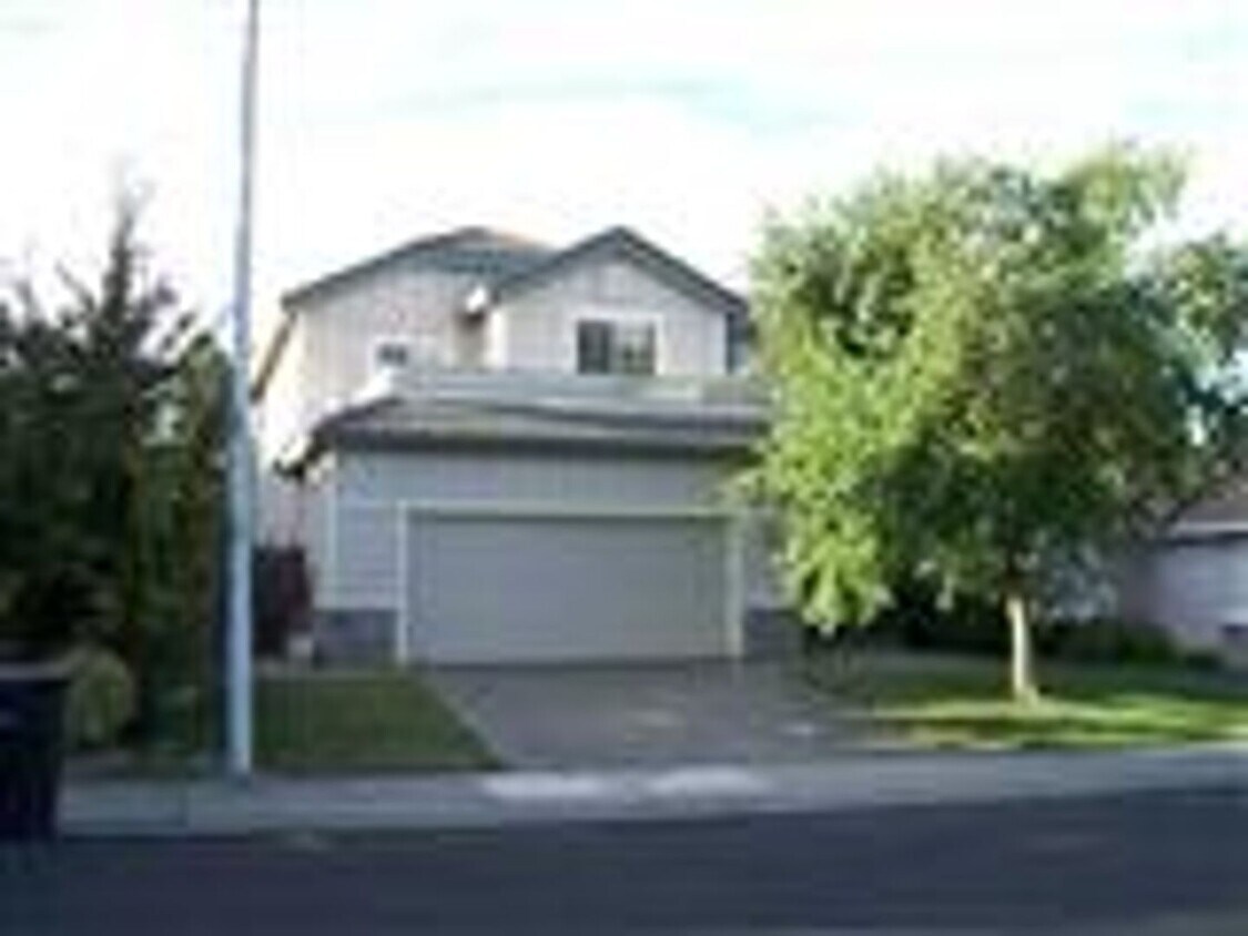 Primary Photo - 4 Bedrooms in Olympus Point