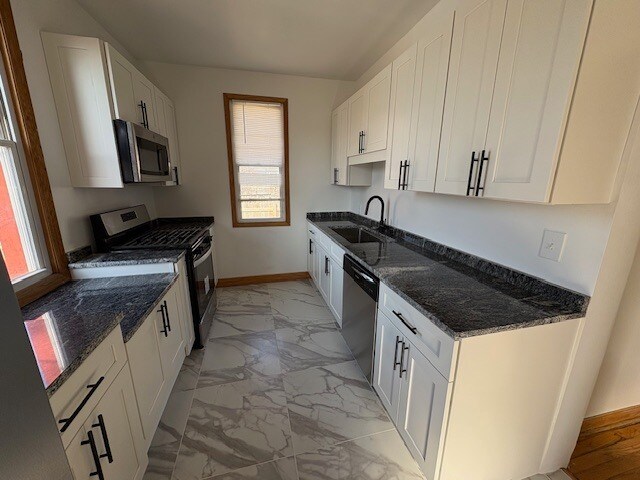 Foto del edificio - 240 Sawyer Ave