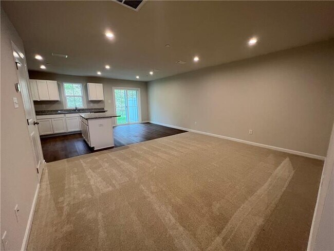 Building Photo - 228 Smith Ln