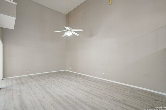 Foto del edificio - 5023 Concord Ridge