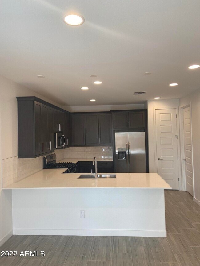 Building Photo - 8913 W Palo Verde Dr