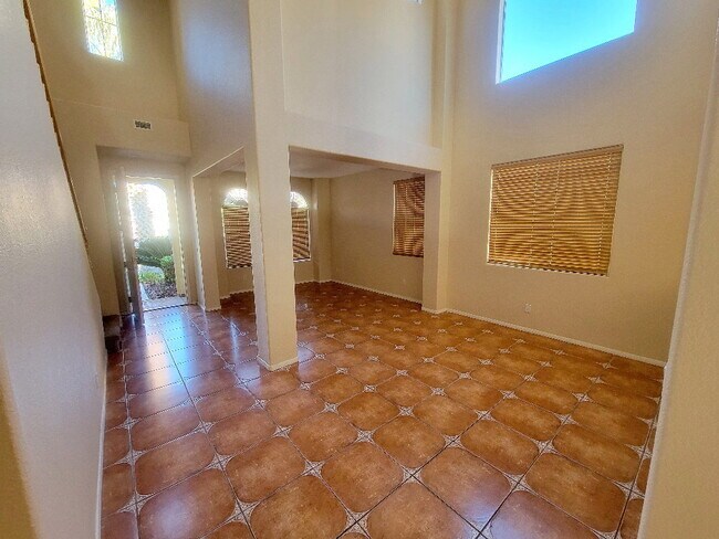 Foto del edificio - 2423 Allegretto Ave