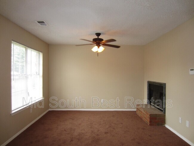 Building Photo - 4587 Summer Creek Cove