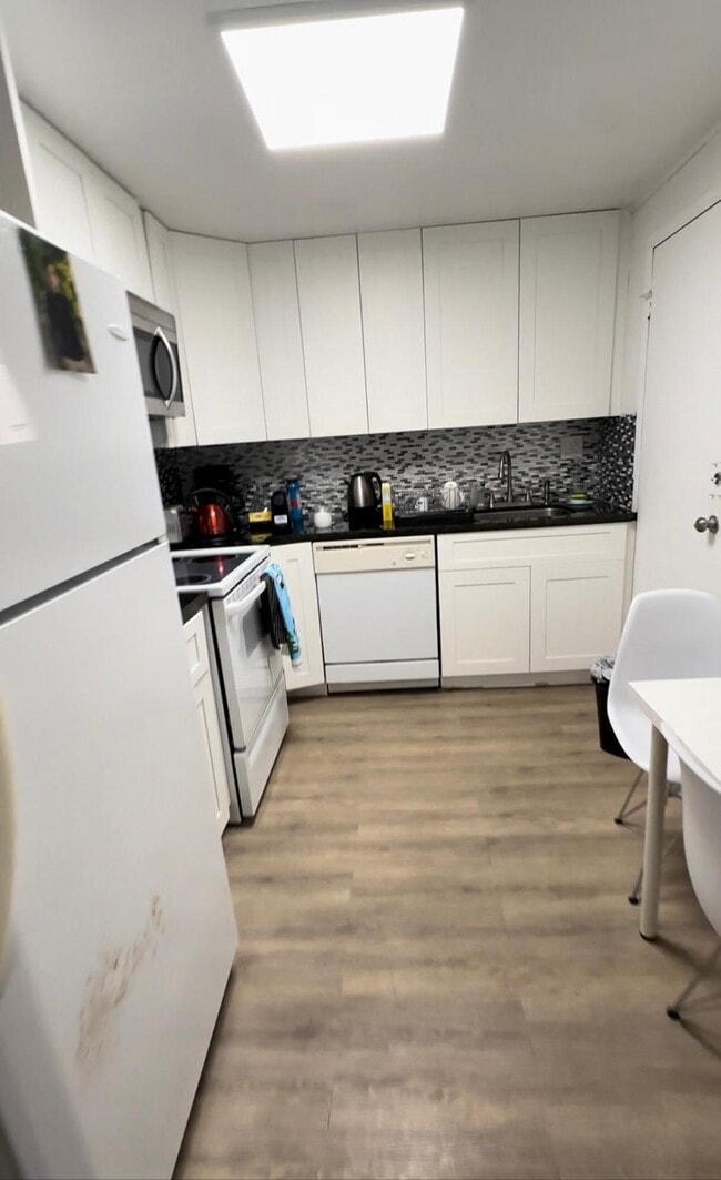 Foto del edificio - 12500 NE 15th Ave