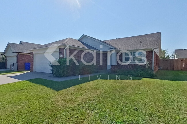 Building Photo - 2720 Edgemere Dr
