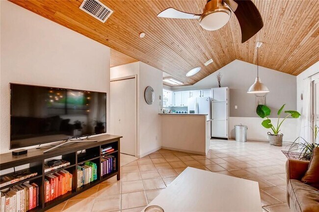 Building Photo - 11901 Swearingen Dr