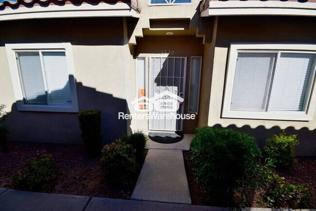 Building Photo - Reduced and Move In Special! – Upgraded Single-Story Townhome in Gated Northwest Community