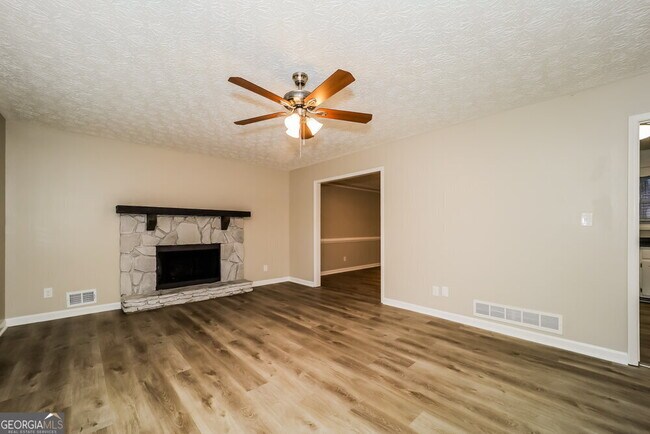 Building Photo - 2920 Sandstone Trail