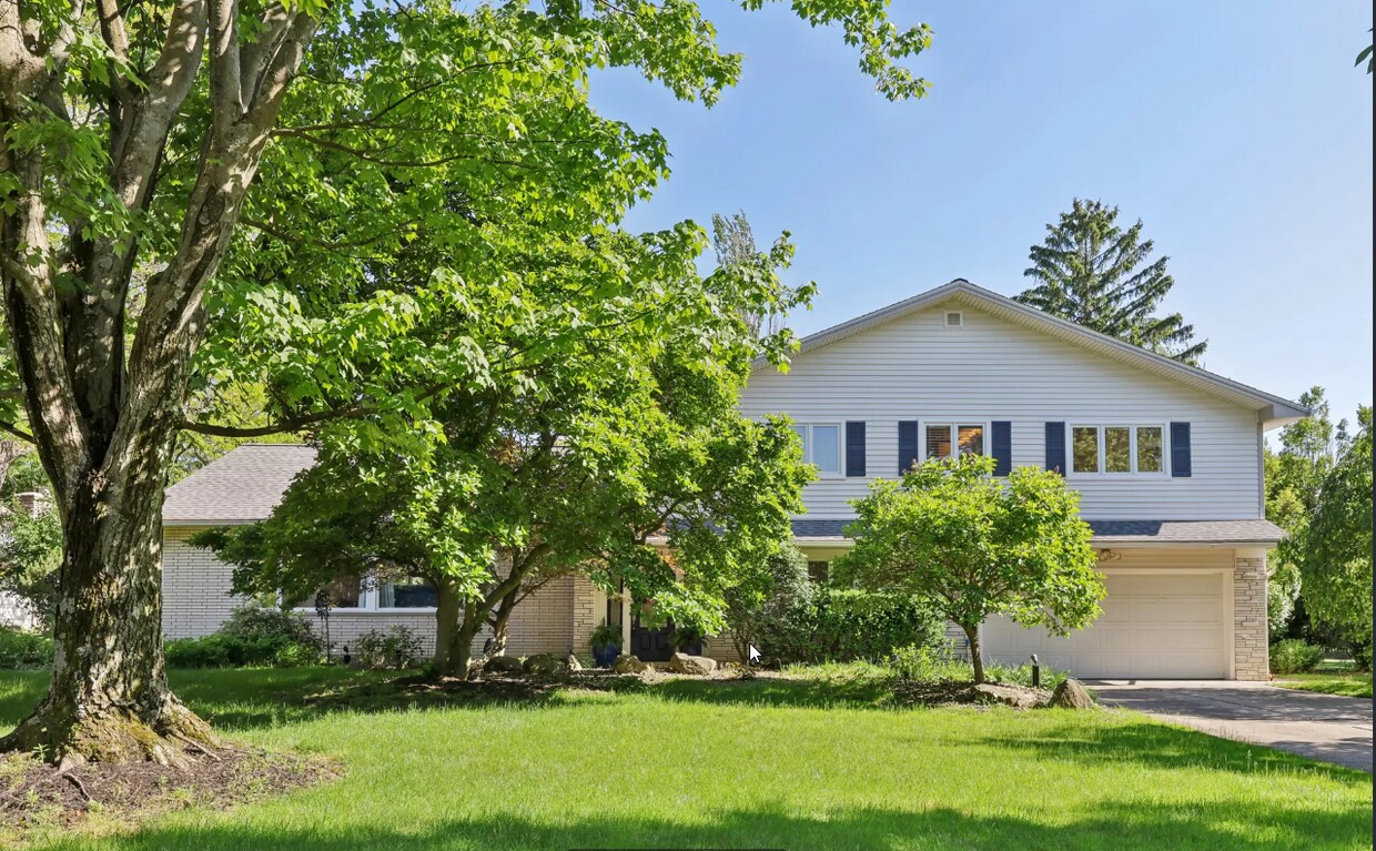 24604 Dianne Dr, Beachwood, OH 44122 House Rental in Beachwood, OH