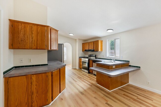 Foto del edificio - 6422 SE 144th Ln