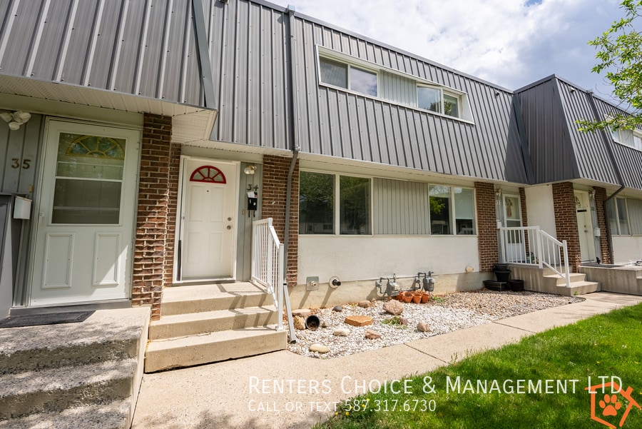 Primary Photo - 2 Bedroom Condo With Assigned Parking