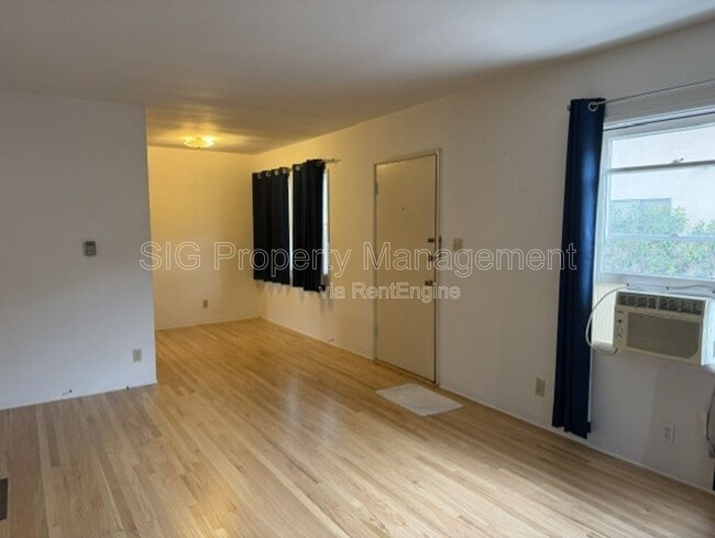 Building Photo - 2341 Florencita Dr W