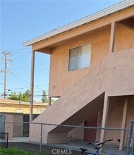 Building Photo - 814 E Erna Ave