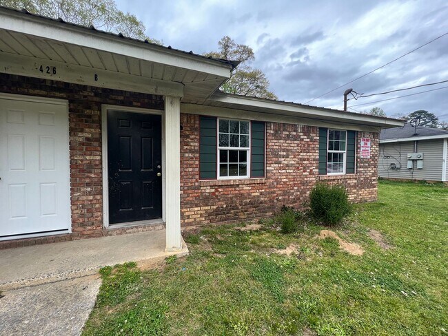 Building Photo - 426 30th Pl