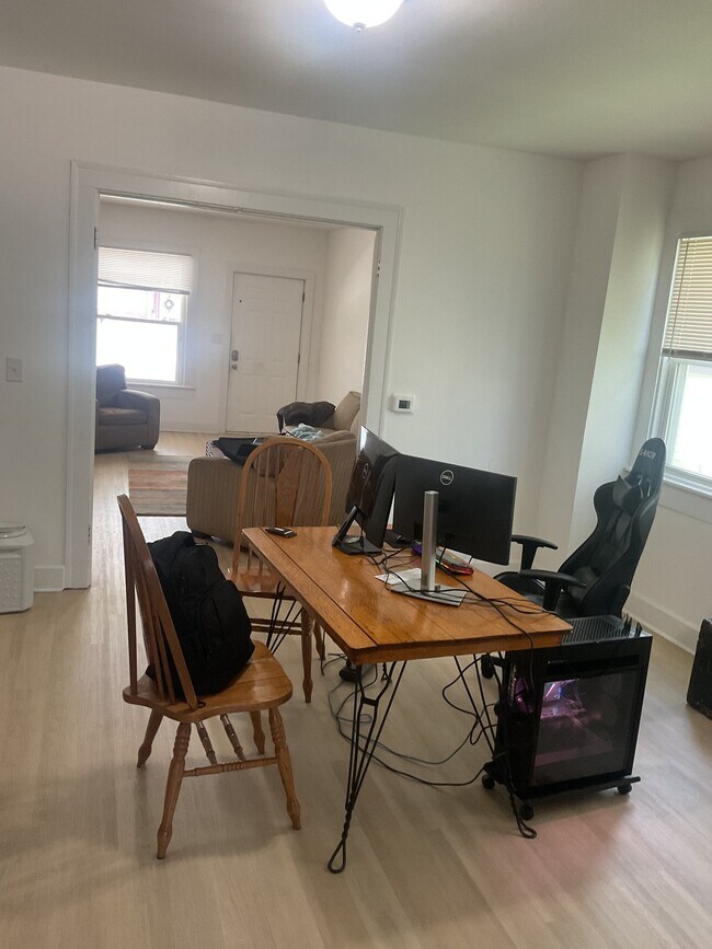 Foto del edificio - 2958 N Park Ave