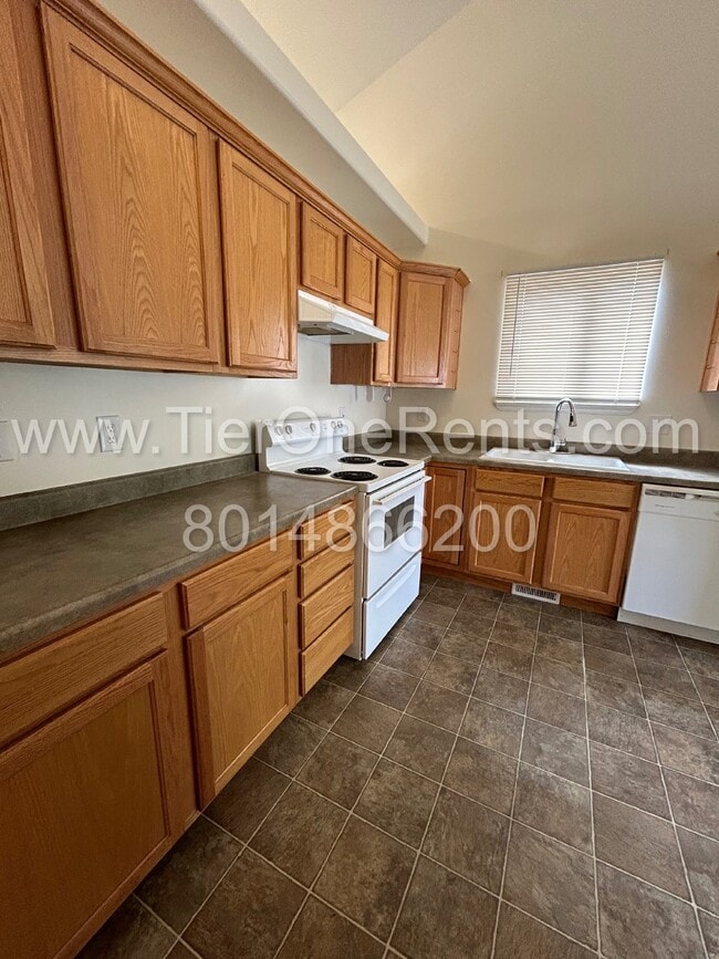 Foto del edificio - This property offers a NO DEPOSIT option a...