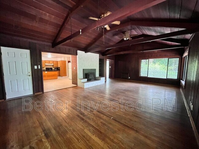 Foto del edificio - 24665 Birch St