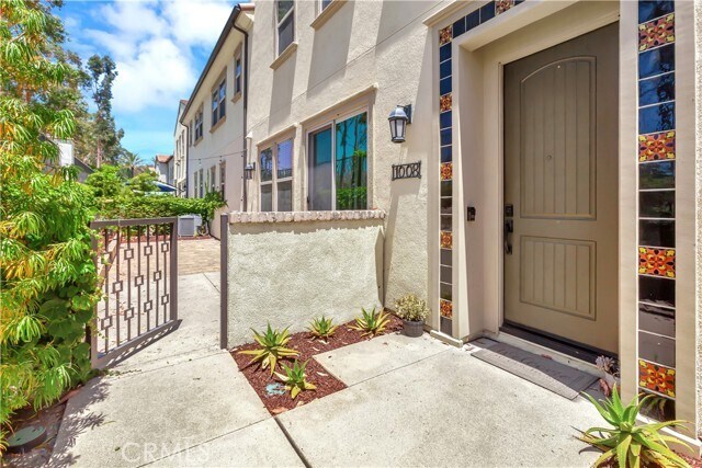 Building Photo - 1008 El Paseo