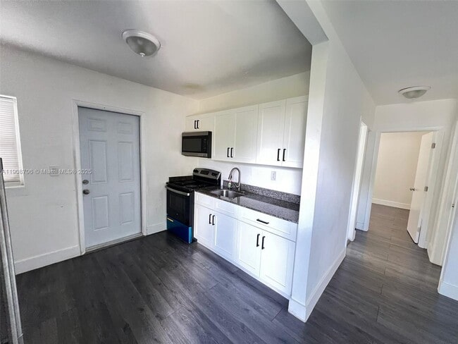 Foto del edificio - 5306 NW 18th Ave