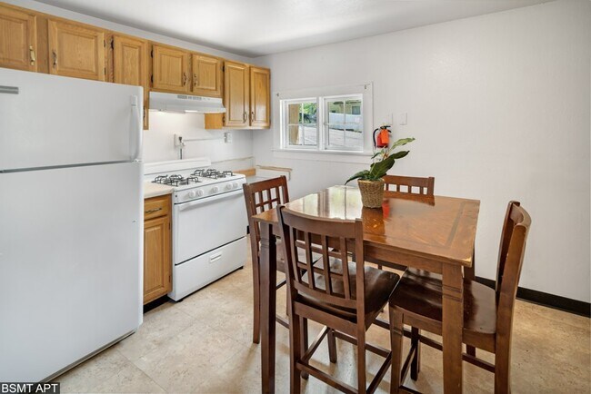 Foto del edificio - 309 Dryden Rd