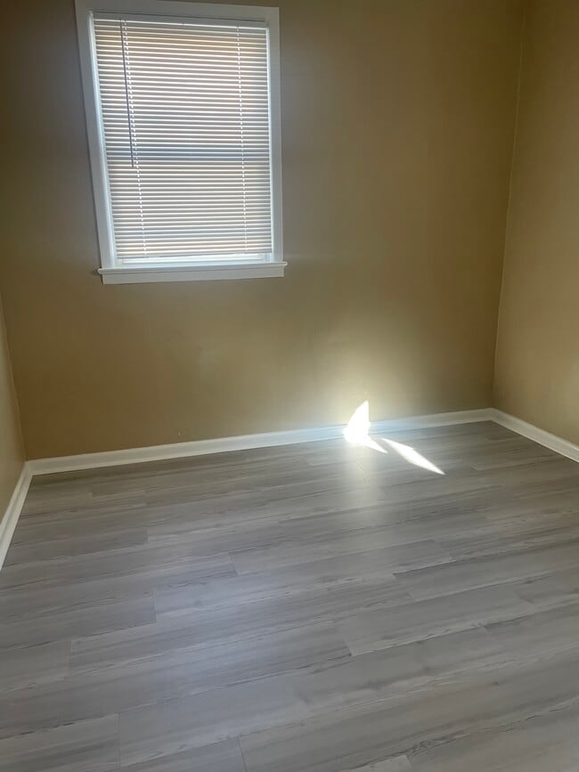 Building Photo - 210 Speer Ave